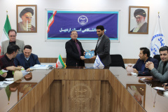 نشست صمیمانه رئیس جهاددانشگاهی استان اردبیل با همکاران واحد به مناسبت جشن پایان سال و تقدیر از جهادگران