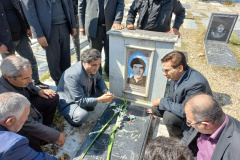 به مناسبت هفته دفاع مقدس؛ تجدید بیعت جهادگران جهاددانشگاهی استان اردبیل با آرمان های شهیدان والامقام با حضور در گلزار &quot;شهدای غریبان&quot; و دیدار با مادر شهید «ابراهیم مرادپور»